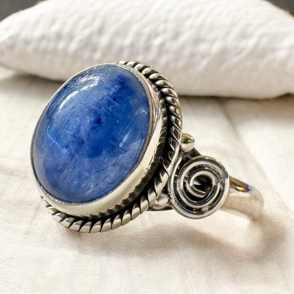 Kyanite Cabochon Bali Sterling Silver Ring (8) - Picture 1 of 11
